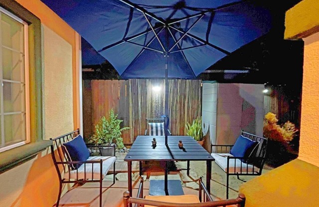 Family+Exec Home:4BR-10 min to DT