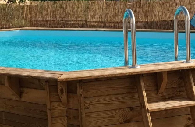 Family house with swimming pool at the gates of the Cevennes