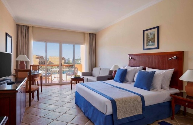 Family-Friendly Red Sea Escape l 4 Pool-view Rooms, Dive, Relax, & Play Tennis