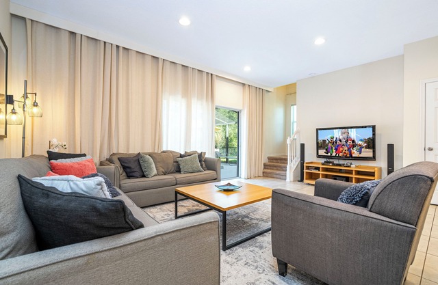 Amplio Refugio 3 Habitaciones con Piscina y Parrilla cerca de Disney