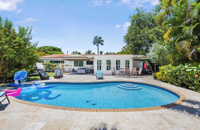 Exclusive Miami House: Your Private Pool Paradise