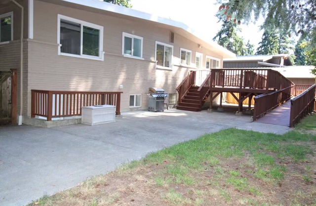 Family-Friendly Comfort For Groups & Long Stays