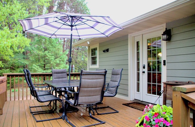 NEW Holcombe Family Fun, Quiet and Serene 3-bedroom house with WiFi, AC