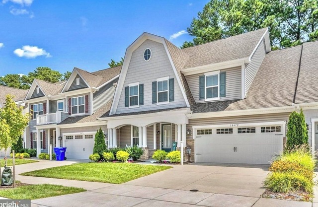 Family-Friendly Escape 4BRr ,3.5 Bath – Pool, Playground, Beach Shuttle!