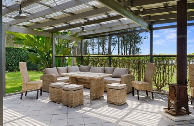 Lake House / Tuggerawong NSW