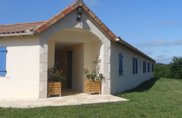 Apartamento familiar Hortensia en Dordoña, con piscina y magníficas vistas.