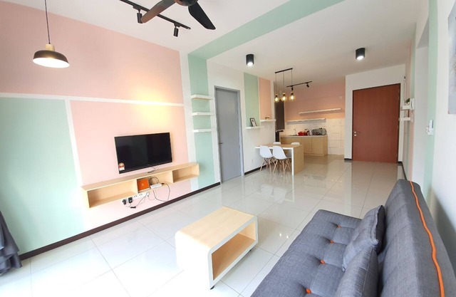 Modern Short Escape | 8 pax | Butterworth |
