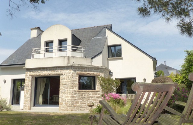 Family home 2 minutes from the beach