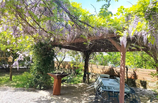 Family house in Annecy,between lake and mountains,Lake easily accessible by bike