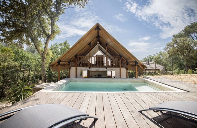 Family lodge with swimming pool for 6 to 7 people in the middle of the Garrigue