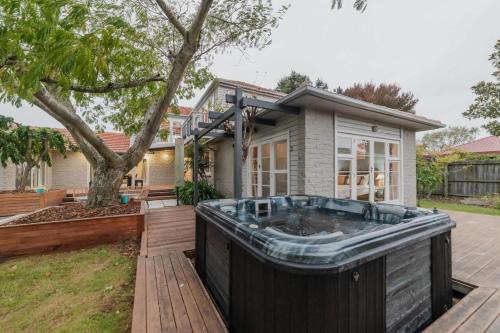 Family Oasis - Deck Garden & Space