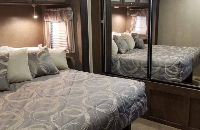 Tiempo en familia en Hocking Hills @ Pine Creek Villas: Creek Front