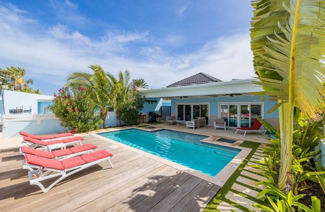 Fantastic 3-Bdr Villa with Gorgeous Pool & View