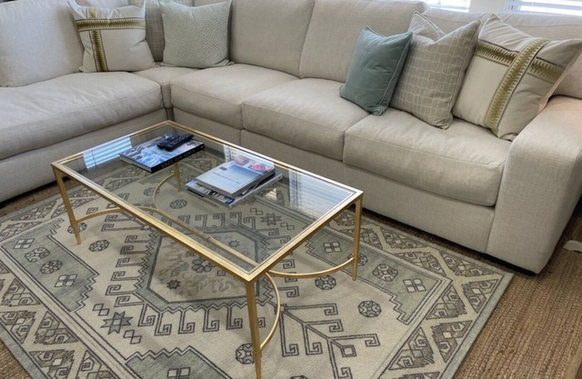 Fantástico condominio a poca distancia del estadio de fútbol, Grove y el campus