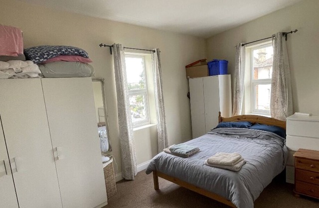 Fantastic Spacious Top Floor Flat all to yourself