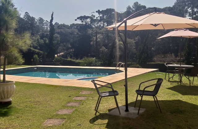 Granja Hermosa vista del bosque y el lago. 40 minutos S. Paulo Sencillo y acogedor.