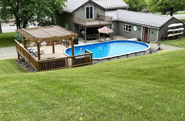 Farm House with 30 acres with river access and a POOL
