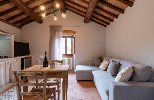 Casa de campo "Parulia Country House - Selene" con piscina compartida, terraza privada y Wi-Fi