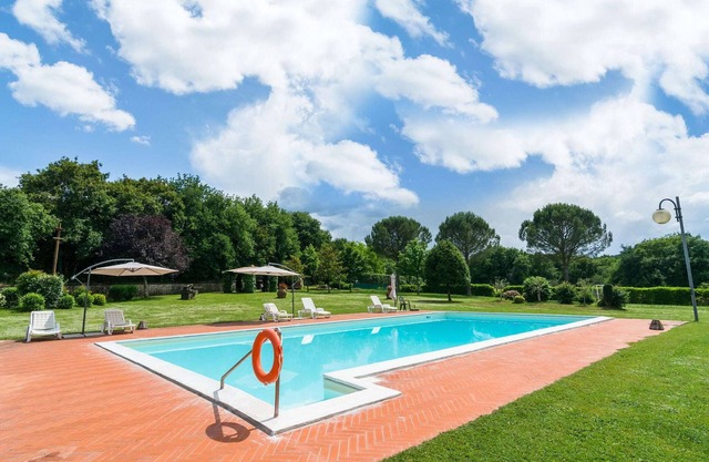 Casa rural con vistas a la piscina
