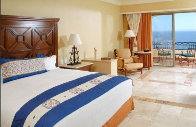 Feliz Navidad from a Presidential 2BR/2BA Suite at Pueblo Bonito Sunset Beach!