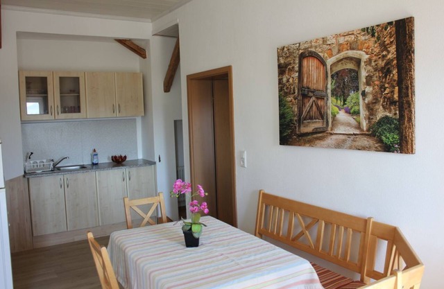 Apartamento DG, 60m², 2 habitaciones separadas para 2-5 personas, ducha / WC + baño, balcón este