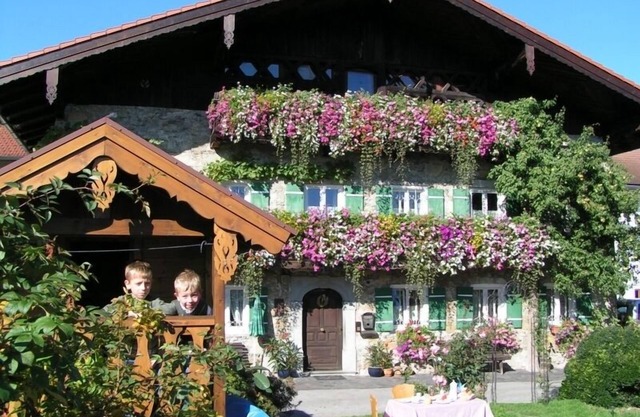 Ferienwohnung Untersbergblick für 2-4 Pers.,2 Schlafzimmer, Wohnküche, Dusche /wc, Ostbalkon
