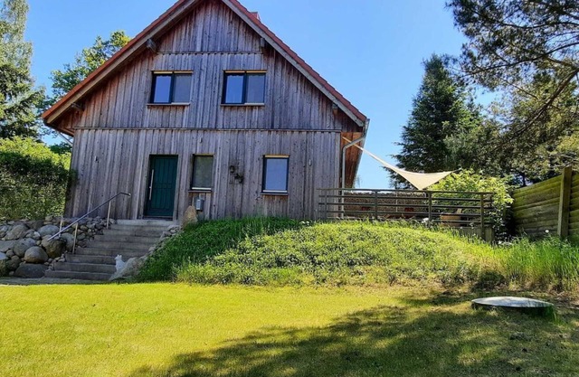 Fewo Pinocchio- mit Garten+terrasse 3sz 6erw.+1k - Ferienwohnungen im Haus Waldstück