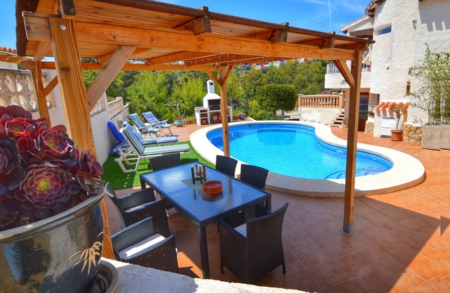 Fiesta ~ Siesta en esta casa de Moraira