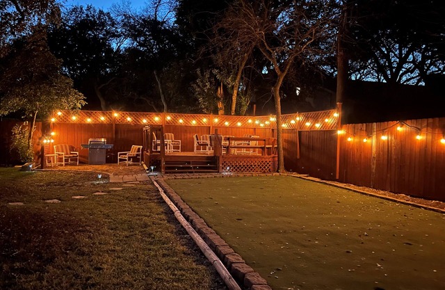 Fiesta Texas, Riverwalk, Pearl-5 Bdrm-4 Kings-Golf,Ping-Pong-4 TVs-Hi-Spd WIFI