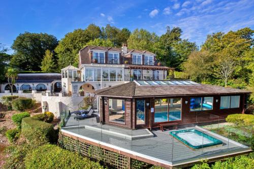 Finest Retreats - Cliff Lodge