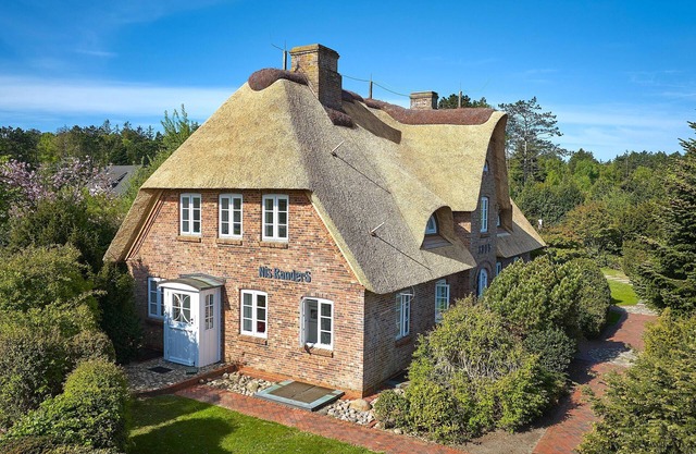First floor apartment for 4 persons, with terrace and beach chair