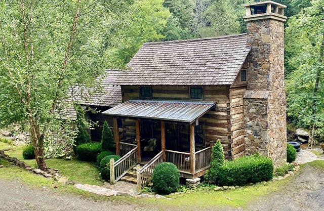 Fish Camp at Waterdance - Log Cabin On The River