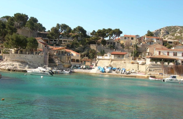 Casa del pescador a lo largo del Niolon agua