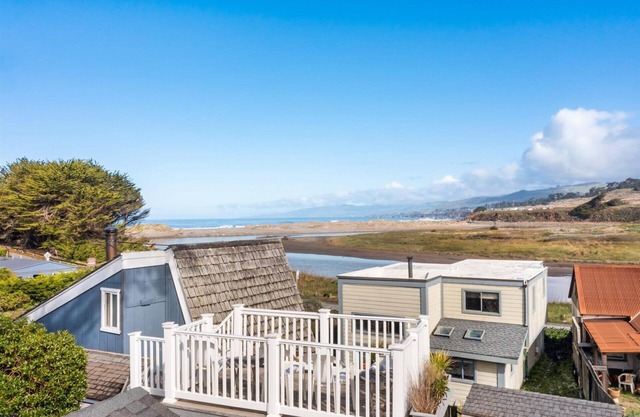 Fishermans Cottage~Charming Coastal Cottage in Bodega Bay, Walk to Beach/WiFi