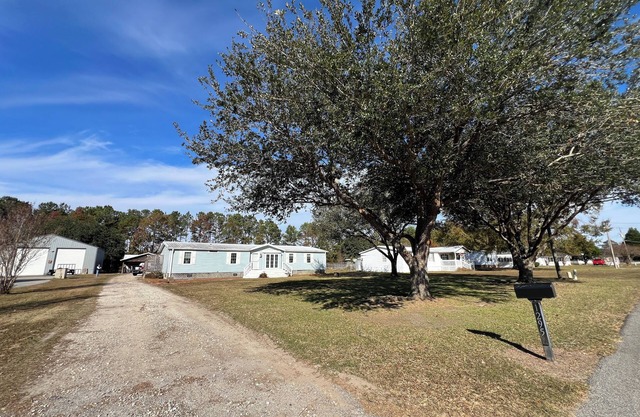 FISHERMEN-Nice 3-bedroom house with boat parking WiFi and AC in Summerton