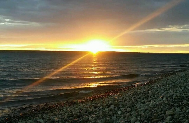 FISHING/HUNTING! Minutes from LakeOahe/LittleBend boat ramp. Public land to hunt