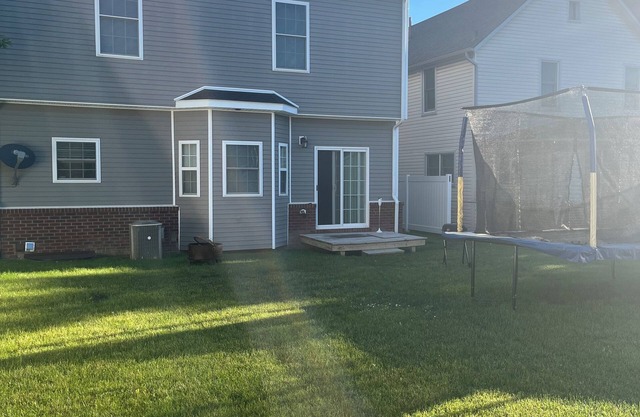 Five star 3 bedroom newly constructed home with pool table sleeps 8