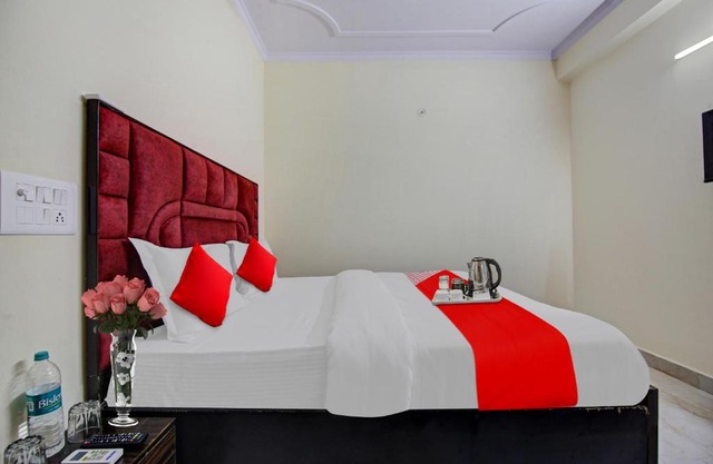 OYO Flagship 70156 The Sky Residency