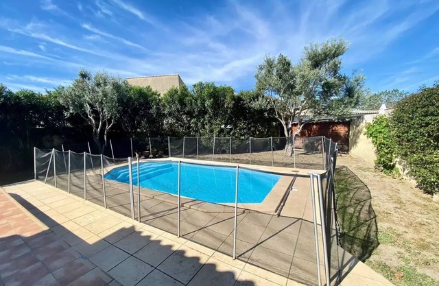 Flamingo house with swimming pool Grau du roi