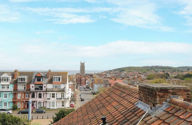 FLAT 3, pet friendly, country holiday cottage in Cromer