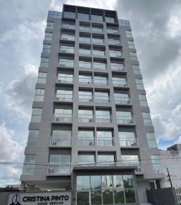 Flat com piscina ótima localização