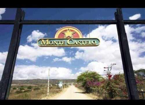 Flat para 6 pessoas no Condomínio Monte Castelo Mod 4 Flat 1B