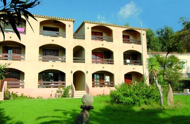 Flat with private terrace, restaurant,village walking distance