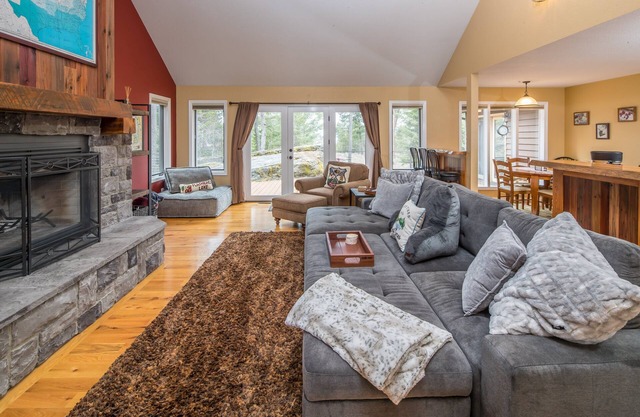 Stay Montana: casa de tres habitaciones en una comunidad tranquila con vista al lago Flathead