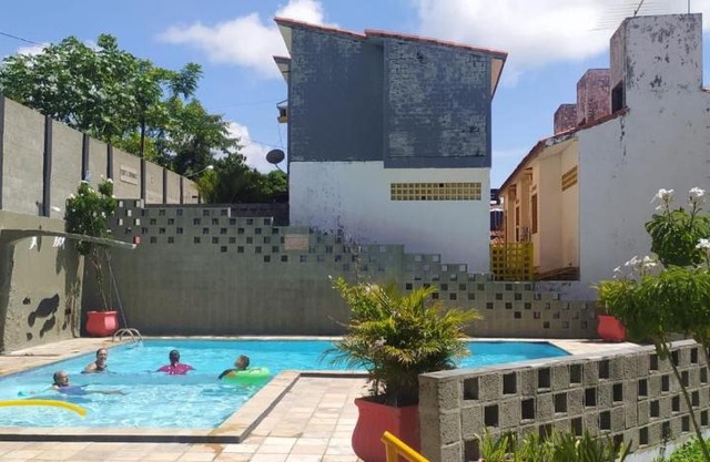 Flats no FORTE 200m praia ar piscinas até 8 pessoas portaria 24H