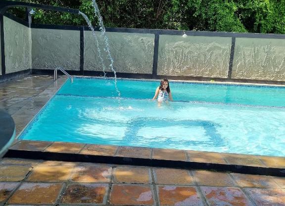 Flats quase beira mar ar piscinas até 8 pessoas caseiro