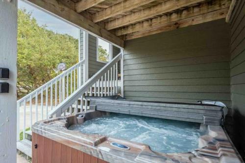 Flexible Stays & Hot Tub