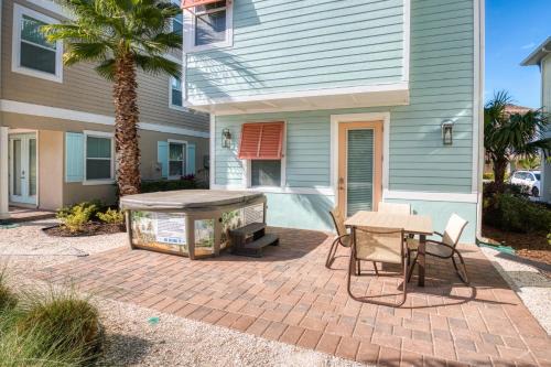 Flip Inn Paradise Cottage With Private Hot Tub Near Disney With Margaritaville Resort & Island H2O Access - 8004Sb