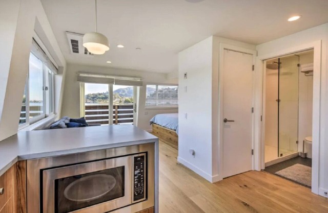 Floating Condos 'B' & 'D' - Richardson Bay.