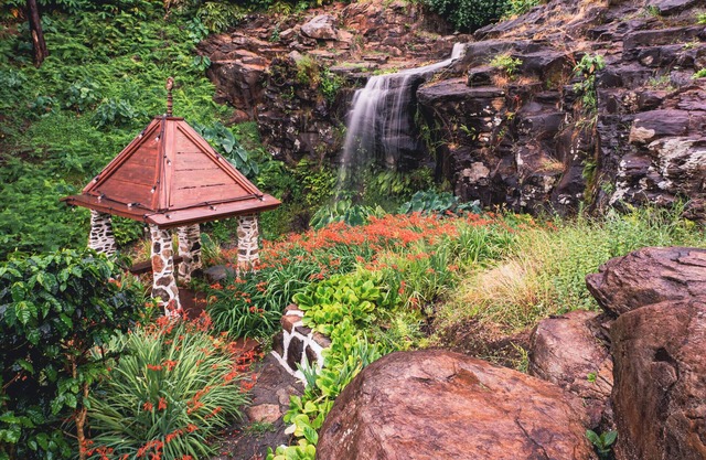 Flores Garden Retreat